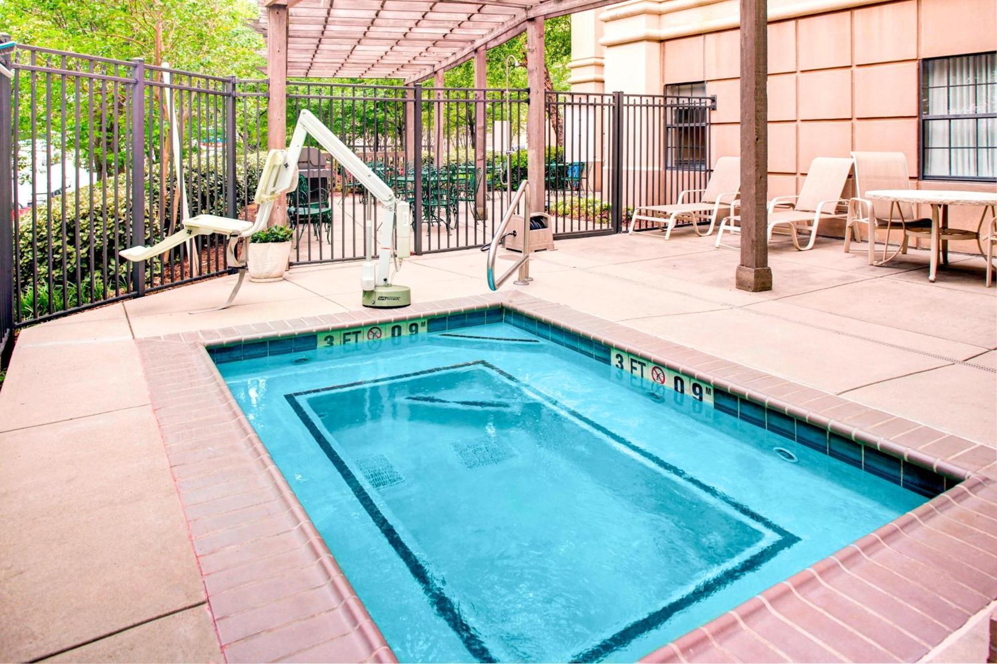 Towneplace Suites Atlanta Buckhead Экстерьер фото